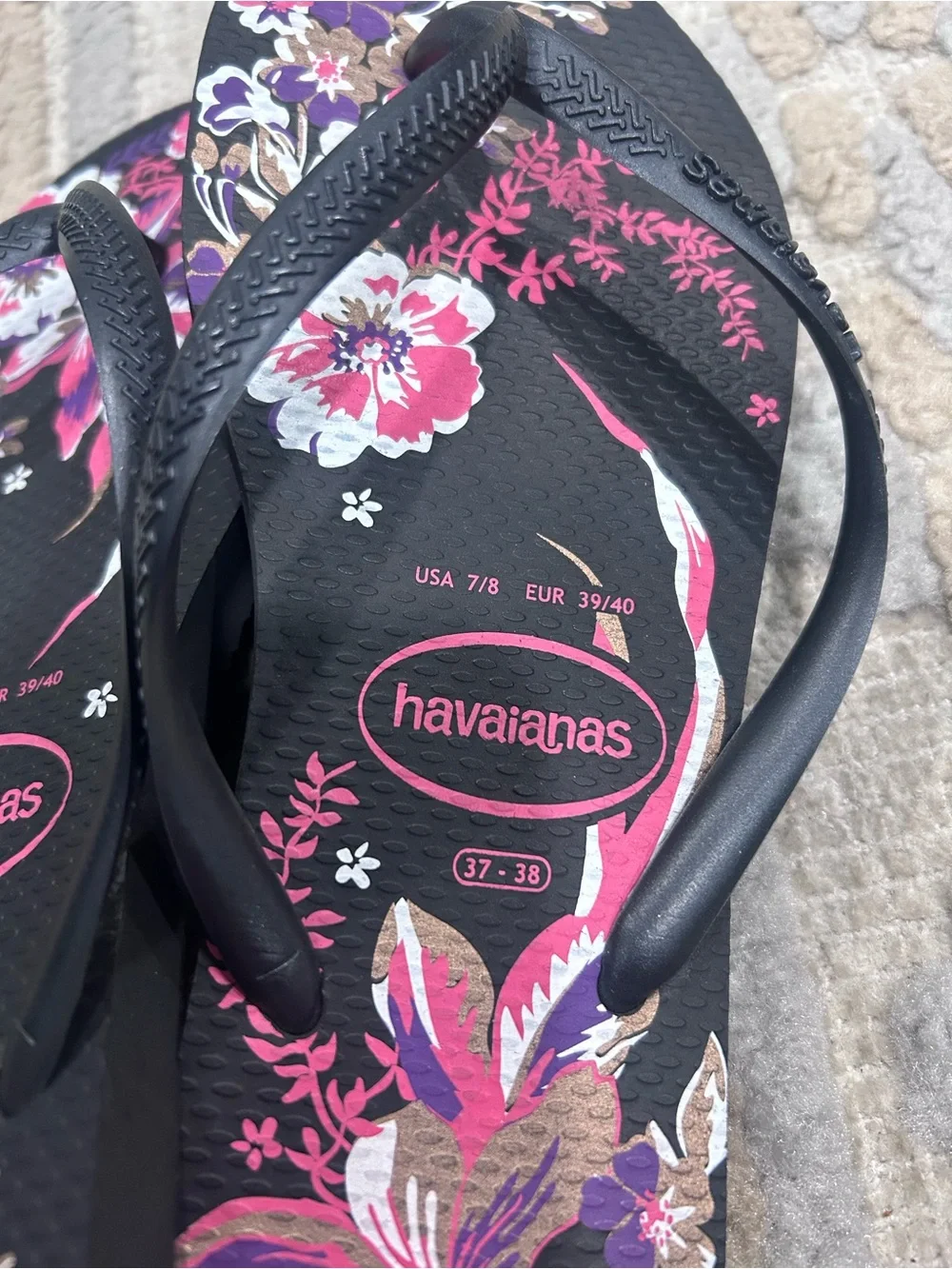 Havaianas floral flip